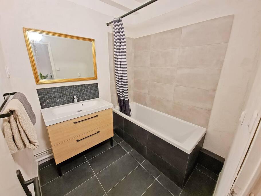 Gregbnb - T2 Design 43M2 - Toulon Est - Wifi Fibre - N2 Luaran gambar